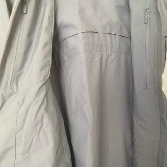 Lululemon Rain jacket - Picture 5 of 5